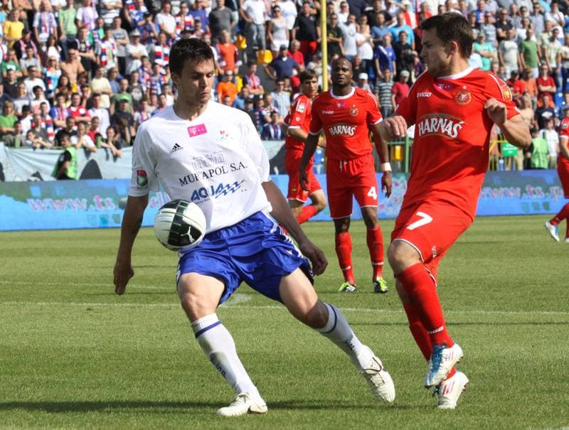 Football. T-Mobile Ekstraklasa. Podbeskidzie Bielsko-Biala - Widzew Lodz. 14.08.2011