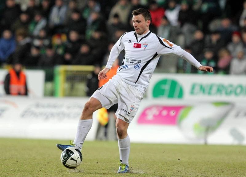 Football. PKO BP Ekstraklasa. GKS Belchatow - Gornik Zabrze. 08.04.2011