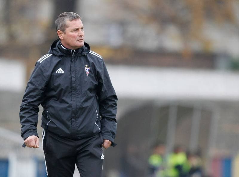 Football. III Liga Opolsko - Slaska. Gornik II Zabrze - Podbeskidzie II Bielsko Biala. 14.11.2014