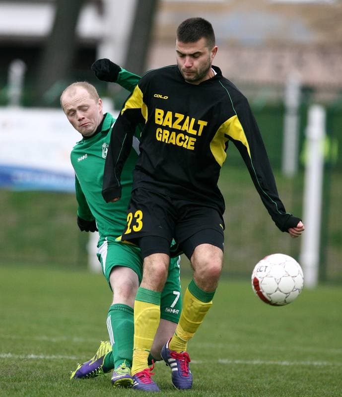 Football. III Liga. Grunwald Ruda Slaska - Skalnik Gracze. 18.04.2015