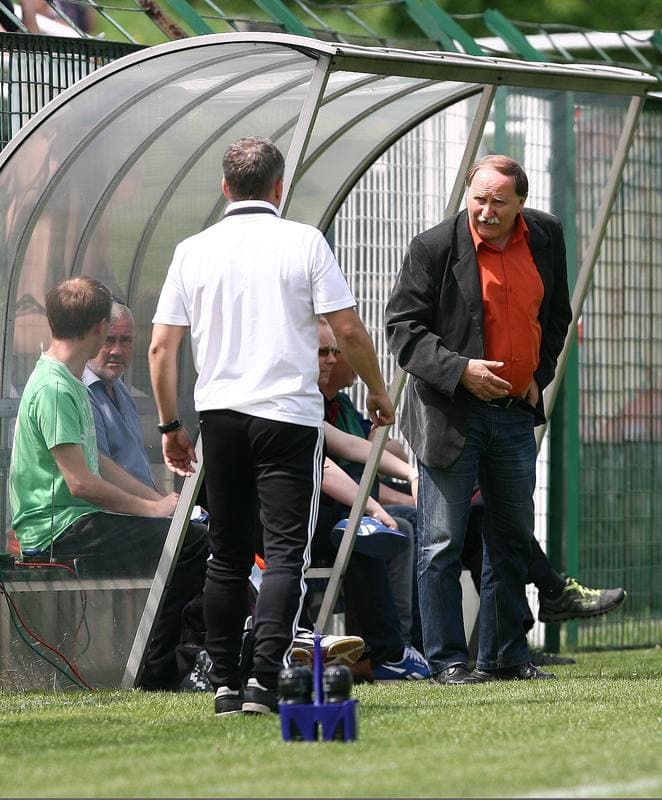 Football. III Liga Opolsko Slaska. Grunwald Ruda Slaska - Szombierki Bytom. 09.05.2015