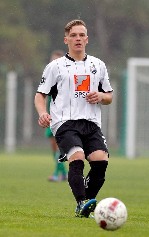 Football. III Liga Opolsko Slaska. Grunwald Ruda Slaska - Szombierki Bytom. 09.05.2015