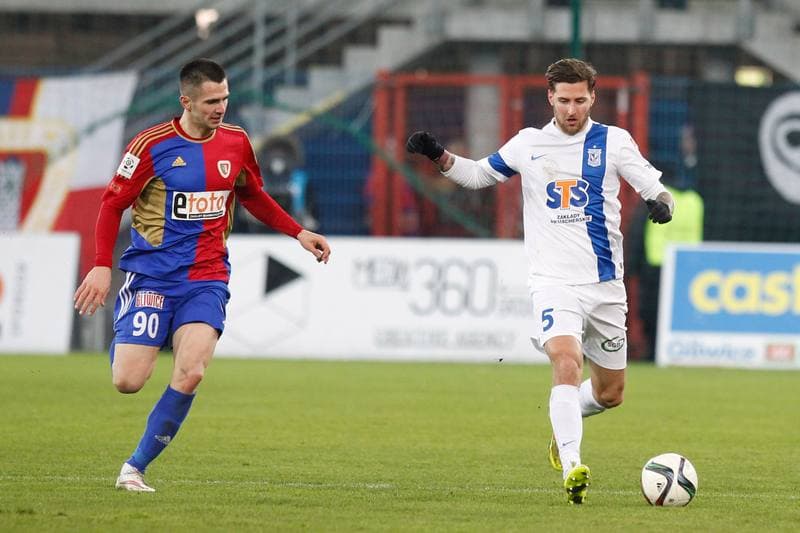 Football. T-Mobile Ekstraklasa. Piast Gliwice - Lech Poznan. 23.09.2013
