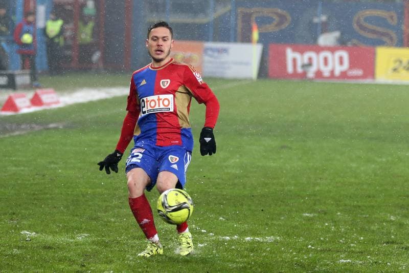 Football. Ekstraklasa. Piast Gliwice - Pogon Szczecin. 19.02.2016