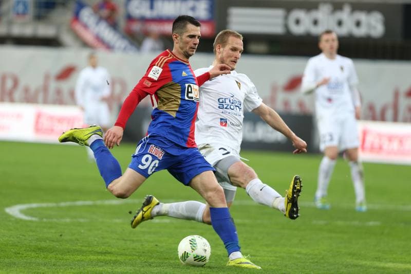 Football. Ekstraklasa. Piast Gliwice - Pogon Szczecin. 01.05.2016