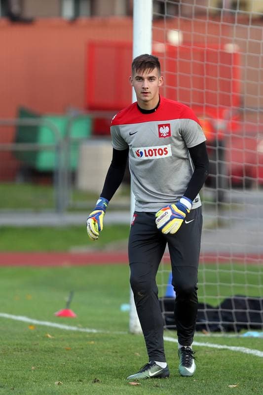 Football. Poland U19. Training. 02.10.2017