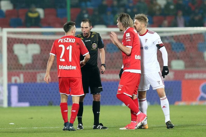 Football. Lotto Ekstraklasa. Gornik Zabrze - Lechia Gdansk. 08.12.2017