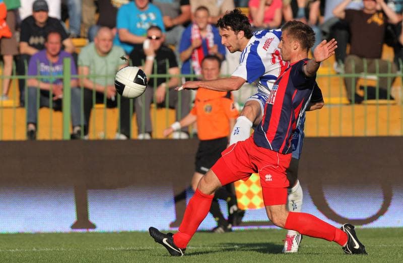 Football. I liga. Podbeskidzie Bielsko-Biala - Piast Gliwice. 11.05.2011