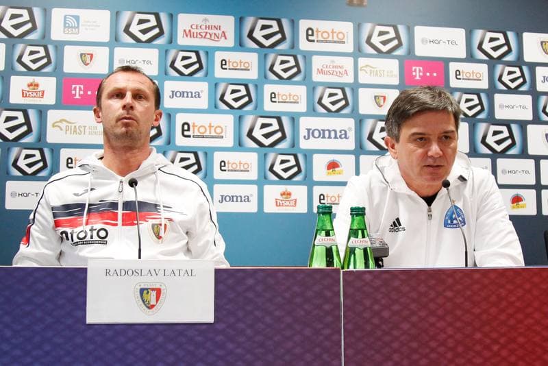 Football. Piast Gliwice. Press Conference. 13.10.2016