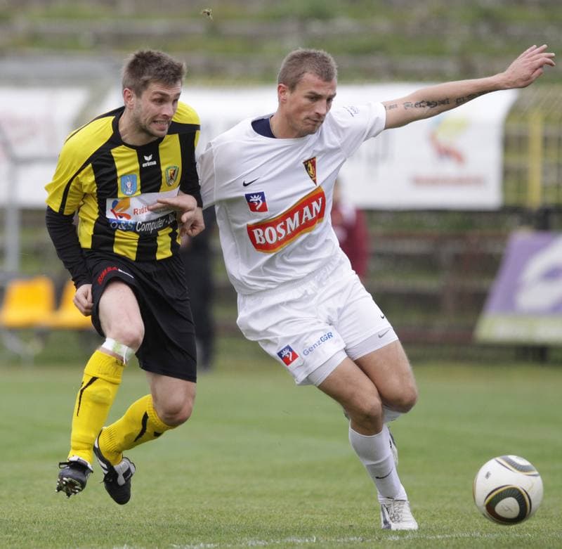 Football. Bytom I liga. Ruch Radzionkow - Pogon Szczecin. 16.10.2010