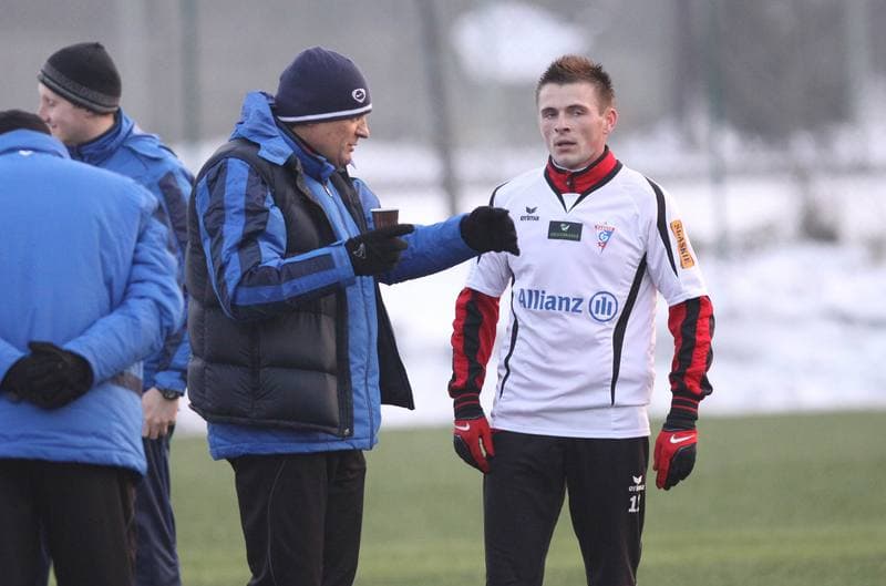 Football. Sparing. Gornik Zabrze - Hutnik Krakow. 28.01.2011