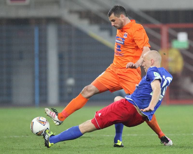 Football. I liga. Piast Gliwice - Termalica Bruk-Bet Nieciecza. 13.04.2012