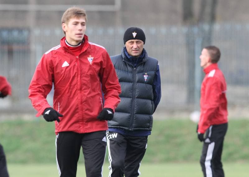 Football. Gornik Zabrze. Training. 12.11.2013