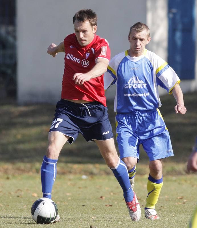 Football. B klasa grupa II. Gornik II Zabrze - Korona Barglowka. 10.10.2010