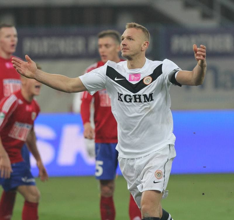 Football. T-Mobile Ekstraklasa. Piast Gliwice - Zaglebie Lubin. 02.03.2013
