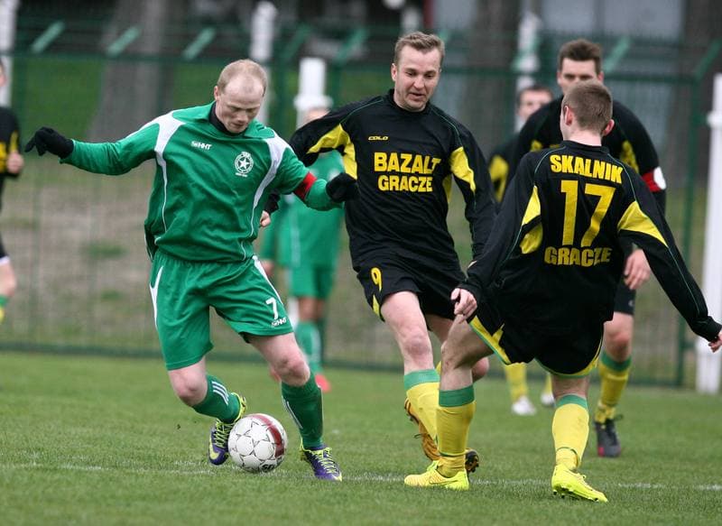Football. III Liga. Grunwald Ruda Slaska - Skalnik Gracze. 18.04.2015