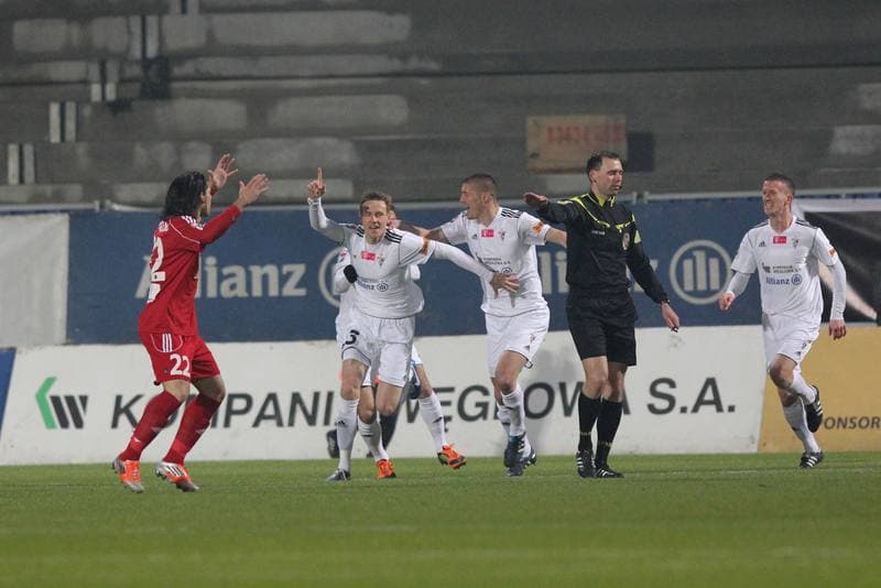Football. T-Mobile Ekstraklasa. Gornik Zabrze - Piast Gliwice. 25.02.2013