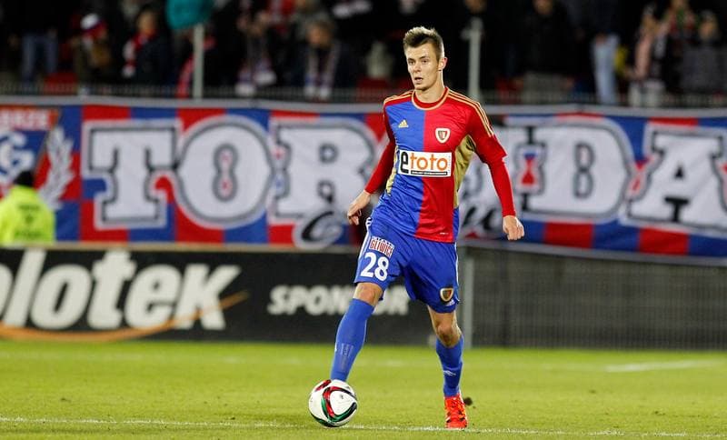 Football. PKO BP Ekstraklasa. Gornik Zabrze - Piast Gliwice. 01.12.2015