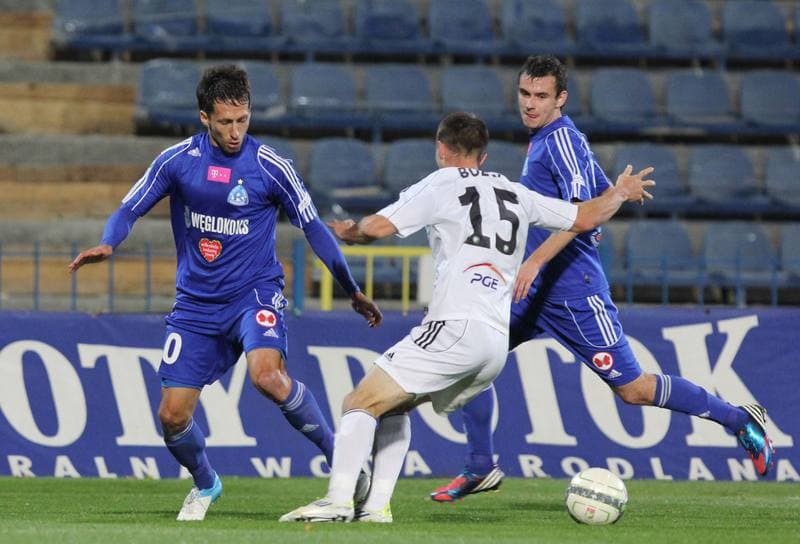 Football. Ekstraklasa. Ruch Chorzow - GKS Belchatow. 19.03.2010