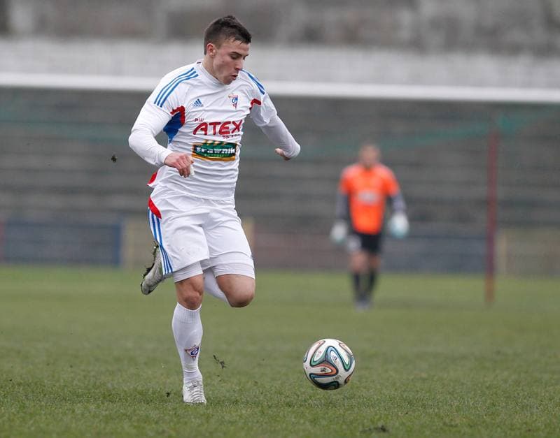 Football. III Liga Opolsko - Slaska. Gornik II Zabrze - Podbeskidzie II Bielsko Biala. 14.11.2014