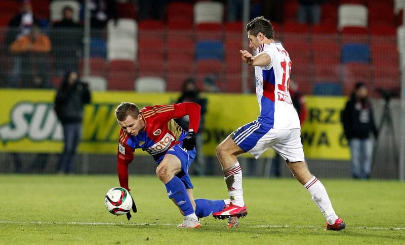 Football. PKO BP Ekstraklasa. Gornik Zabrze - Piast Gliwice. 01.12.2015