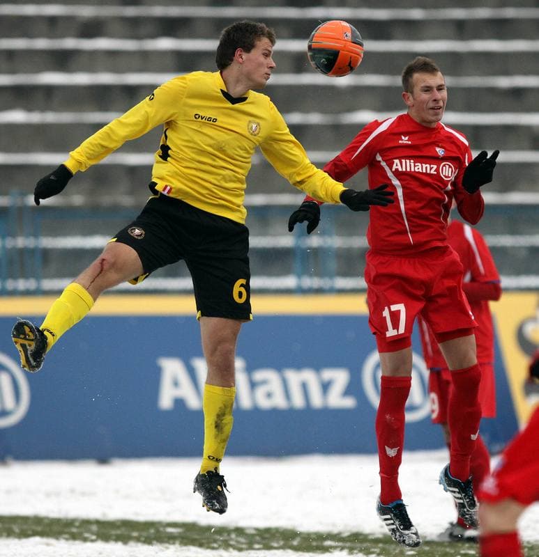 Football. MESA Gornik Zabrze - Widzew Lodz. 28.11.2010