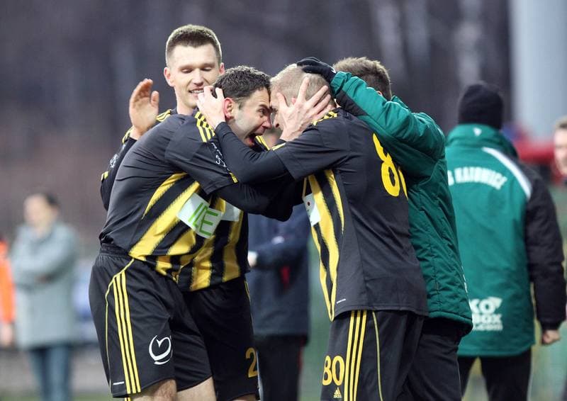 Football. I liga. GKS Katowice - Dolcan Zabki. 31.03.2012
