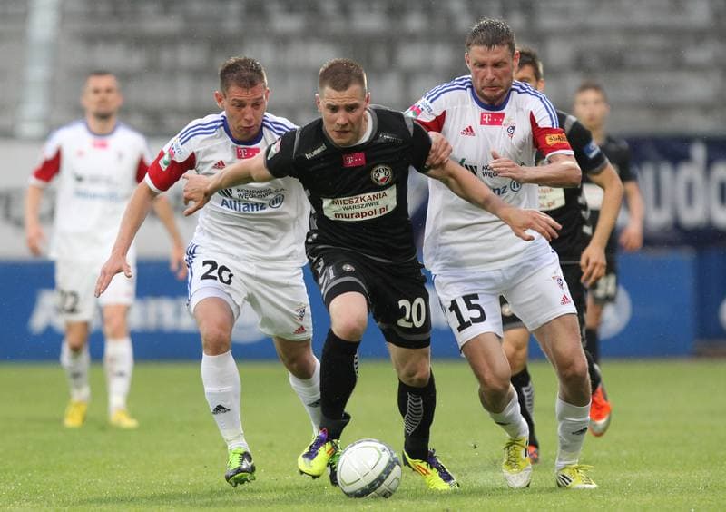 Football. T-Mobile Ekstraklasa. Gornik Zabrze - Polonia Warszawa. 05.04.2012