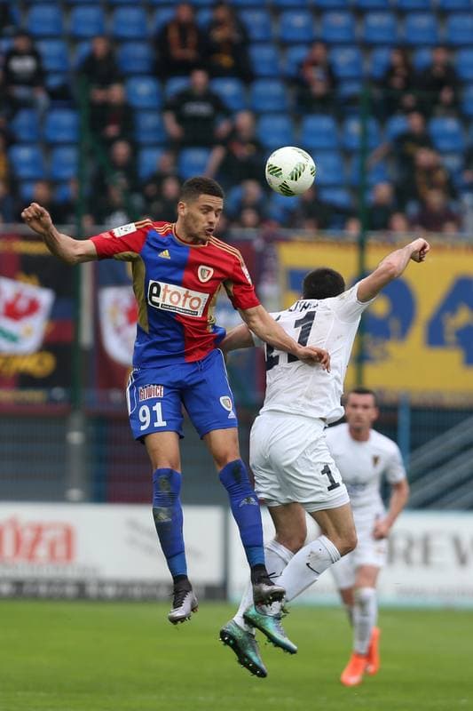 Football. Ekstraklasa. Piast Gliwice - Pogon Szczecin. 01.05.2016