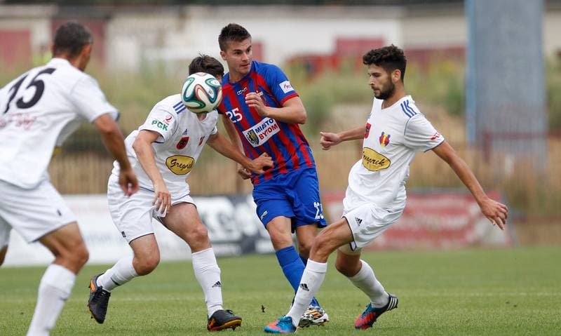 Football. II Liga. Polonia Bytom - Olimpia Zambrow. 15.08.2015