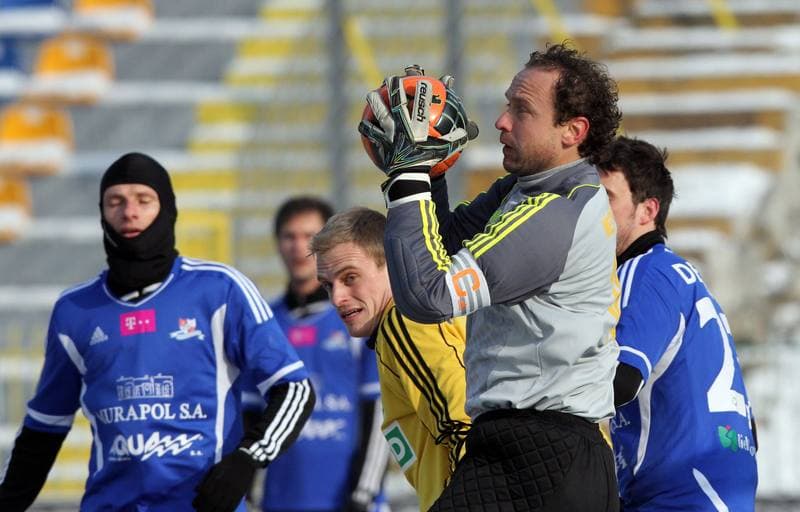 Football. Sparing. Podbeskidzie Bielsko-Biala - MFK Karvina. 11.02.2012