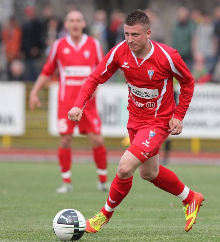 Football. Sparing. Gwarek Tarnowskie Gory - Gornik Zabrze. 11.04.2012