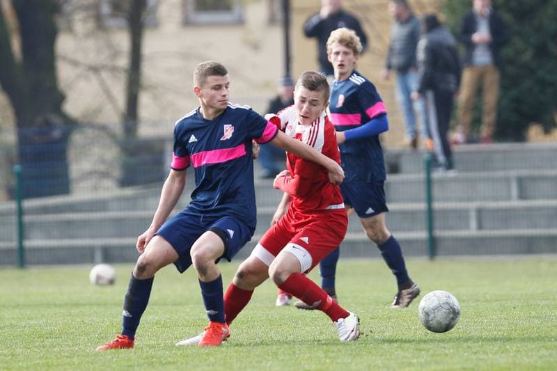 Football. Centralna Liga Juniorow. Gwarek Zabrze - Gornik Zabrze. 05.11.2016