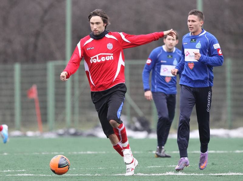 Football. Sparing. Ruch Chorzow - Dolcan Zabki. 05.02.2011