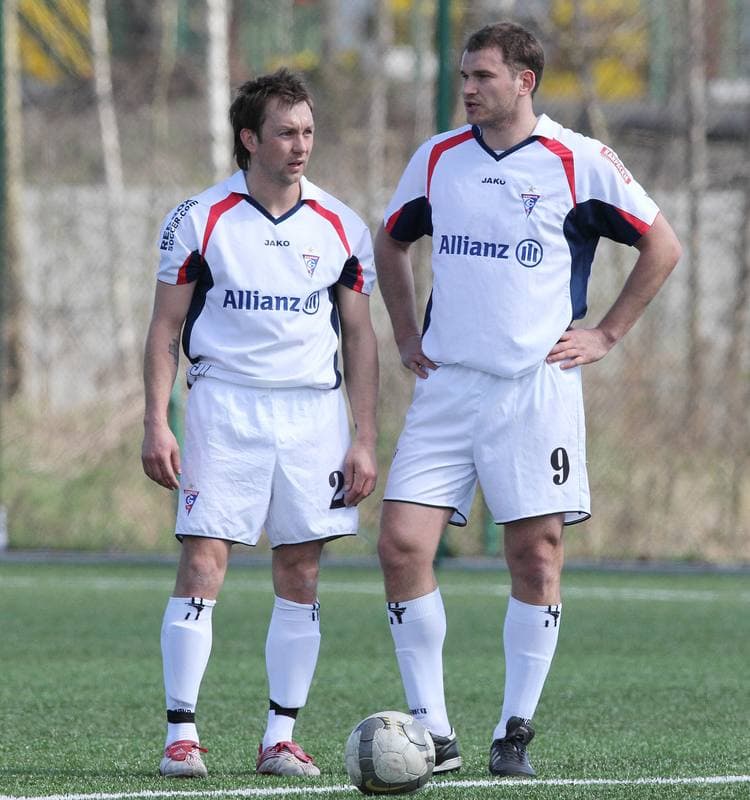 Football. B klasa. Gornik II Zabrze - Piast Pawlow. 10.04.2011