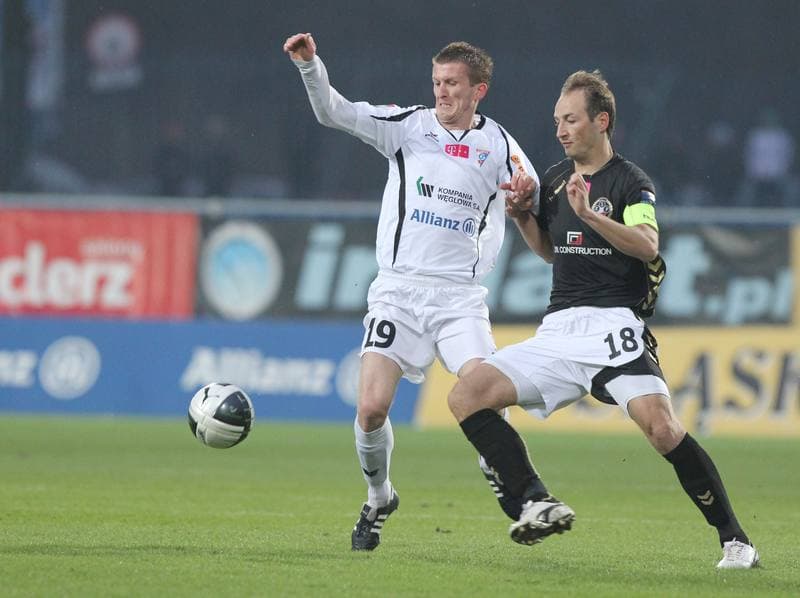 Football. T-Mobile Ekstraklasa. Gornik Zabrze - Polonia Warszawa. 05.04.2012