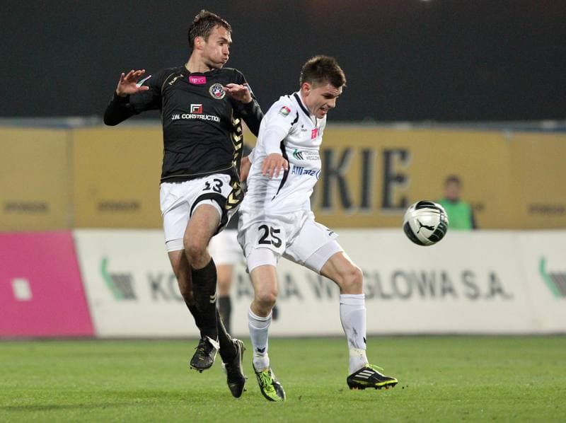 Football. T-Mobile Ekstraklasa. Gornik Zabrze - Polonia Warszawa. 05.04.2012