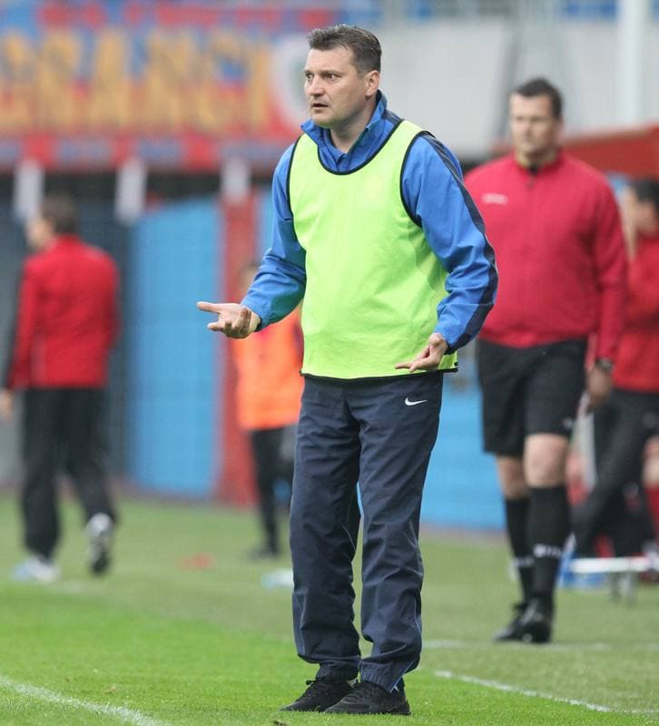 Football. Sparing. Piast Gliwice - Kolejarz Stroze. 10.03.2012