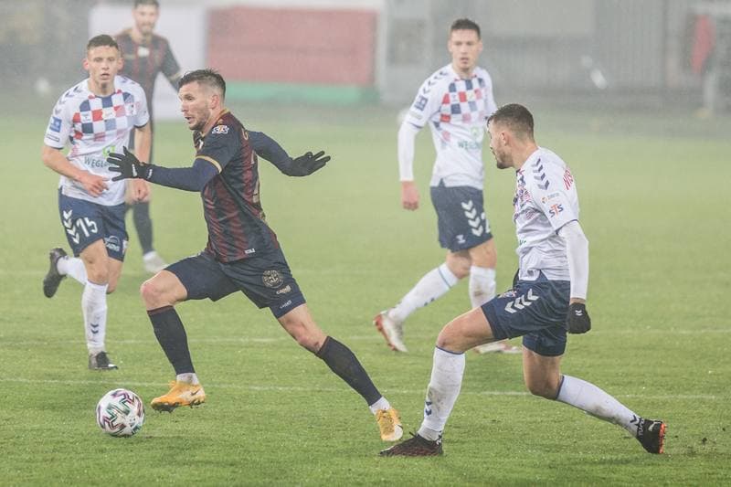 Football. PKO BP Ekstraklasa. Gornik Zabrze - Pogon Szczecin. 27.11.2020