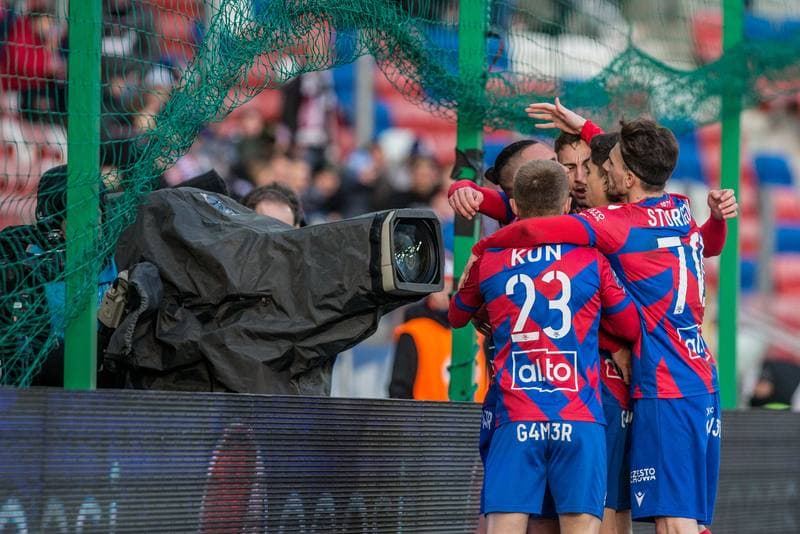 Football. PKO BP Ekstraklasa. Gornik Zabrze - Rakow Czestochowa. 20.02.2022