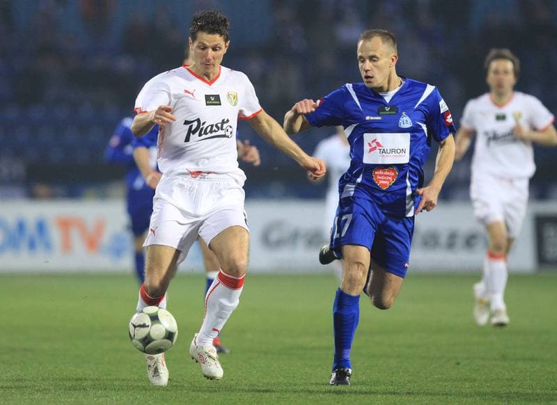 Football. Ekstraklasa. Ruch Chorzow - Slask Wroclaw. 03.04.2010