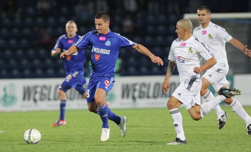 Football. Ekstraklasa. Ruch Chorzow - GKS Belchatow. 19.03.2010