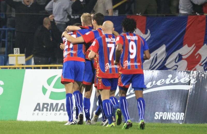 Football. Ekstraklasa. Polonia Bytom - Ruch Chorzow. 18.09.2010