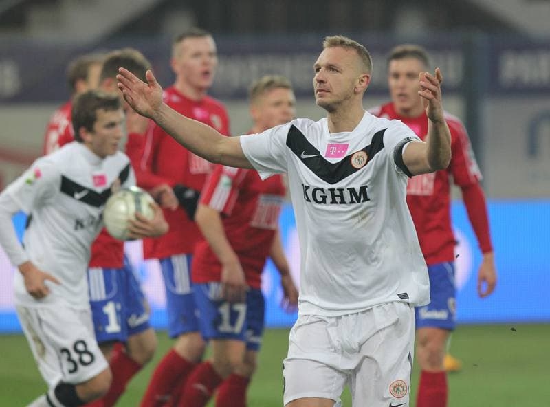 Football. T-Mobile Ekstraklasa. Piast Gliwice - Zaglebie Lubin. 02.03.2013