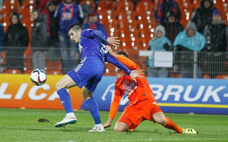 Football. PKO BP Ekstraklasa. Termalica Bruk-Bet Nieciecza - Piast Gliwice. 20.11.2015