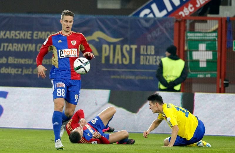 Football. PKO BP Ekstraklasa. Piast Gliwice - Ruch Chorzow. 27.11.2015