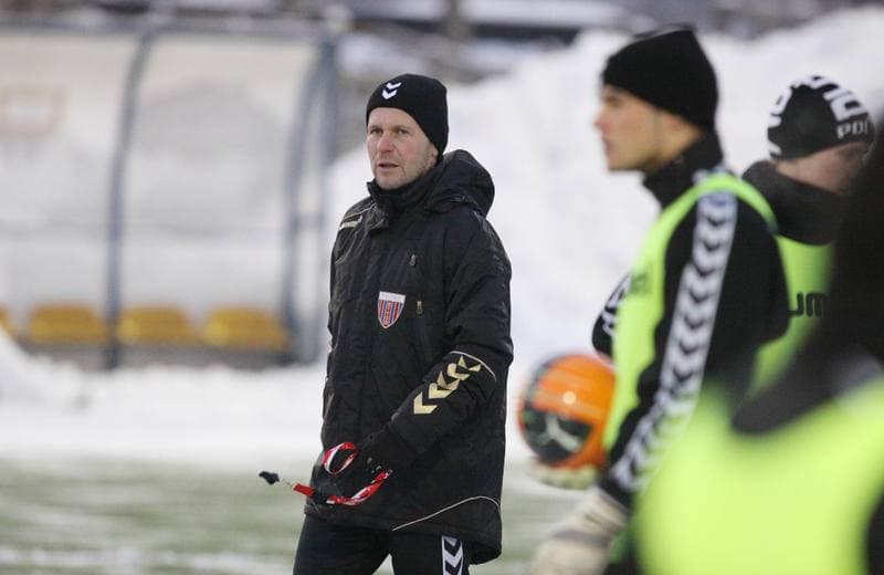 Football. Polonia Bytom. Training. 05.01.2011