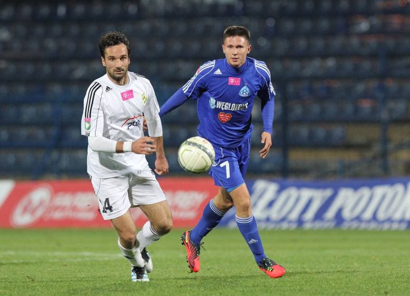 Football. Ekstraklasa. Ruch Chorzow - GKS Belchatow. 19.03.2010