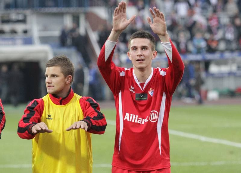 Football. Mloda Ekstraklasa. Gornik Zabrze - Lech Poznan. 08.05.2011