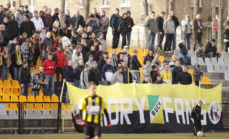 Football. I liga. Ruch Radzionkow - Gornik Leczna. 13.11.2010